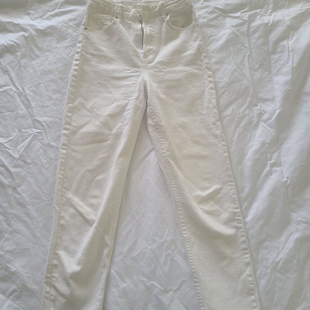 White perfect skinny from Bershka.   Size 36. 98% cotton, 2% elastane.